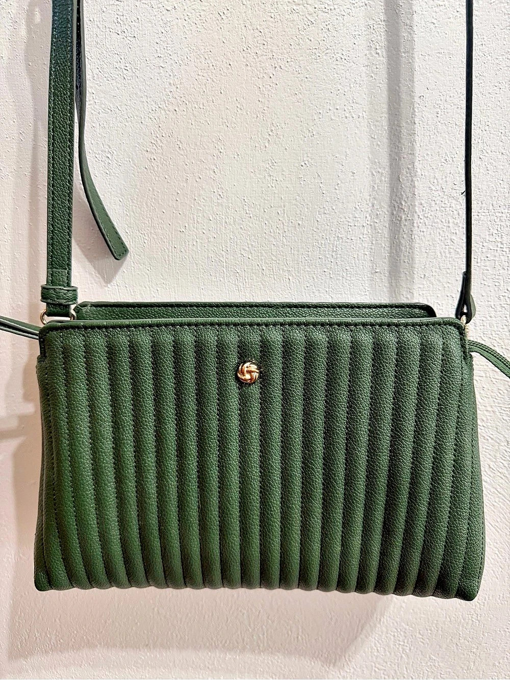 Lauren Conrad Quilted Crossbody Bag in Green Like New